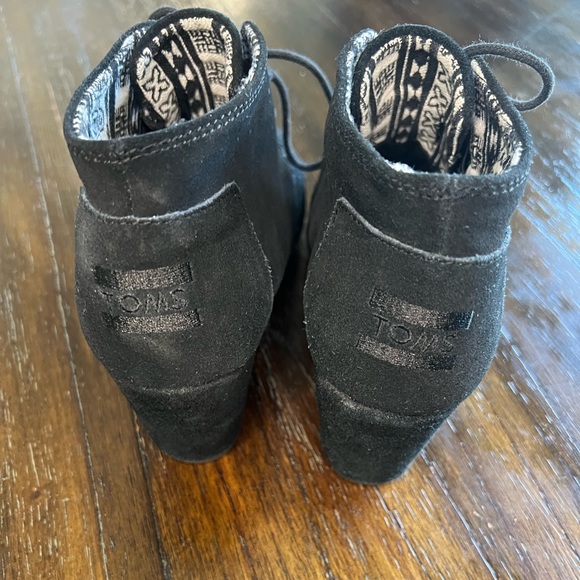 Tom’s Desert Wedge ankle bootie black suede women’s 7.5-GUC - Picture 6 of 7